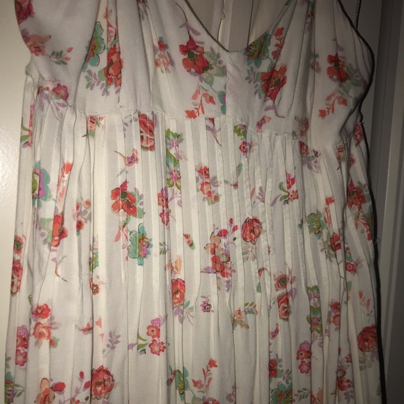 Dress - Picture 6 of 8